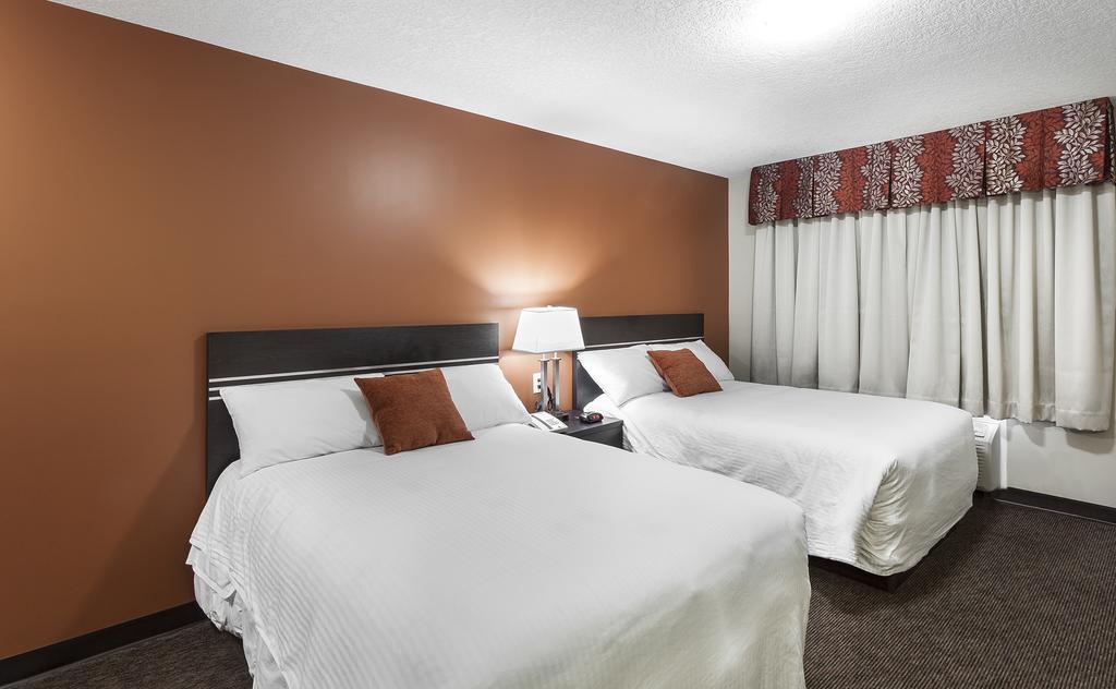 Royal Lodge Edmonton Exterior foto